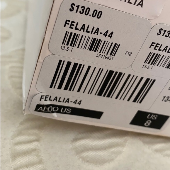 Women’s bootie 💥SALE💥 - Picture 4 of 4